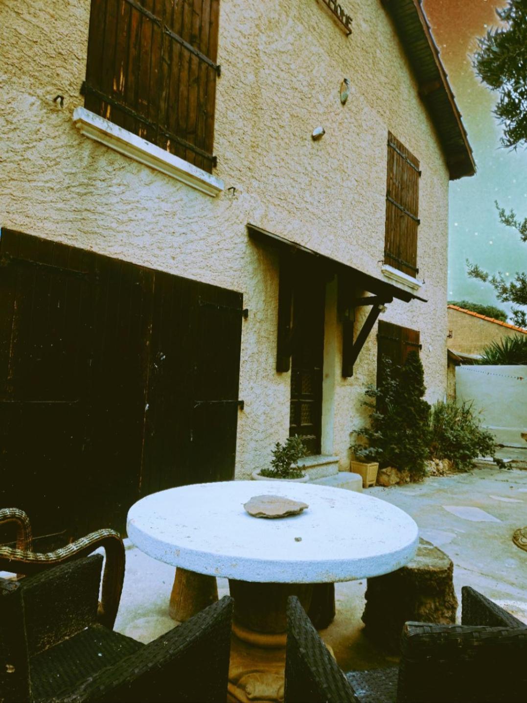 Bed and Breakfast Av De Bordeaux Narbonne Zimmer foto